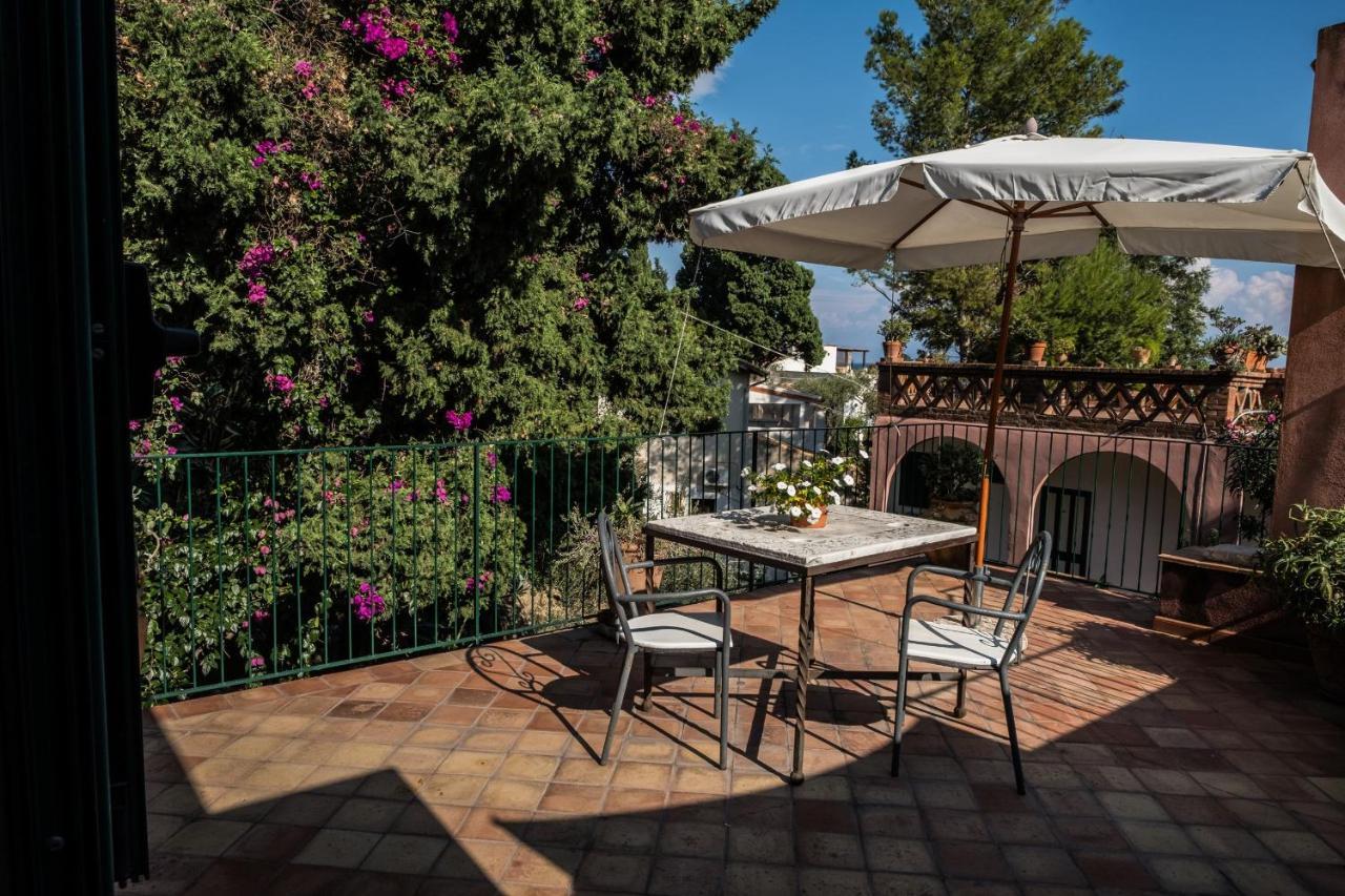 Hotel Villino Gallodoro Taormina Exterior foto